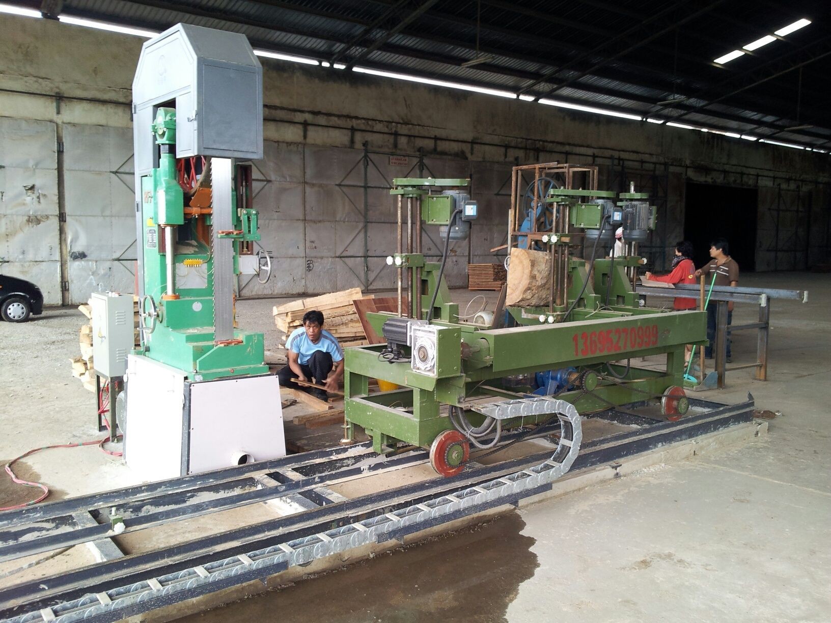 出口馬來(lái)西亞數(shù)控跑車帶鋸機(jī)